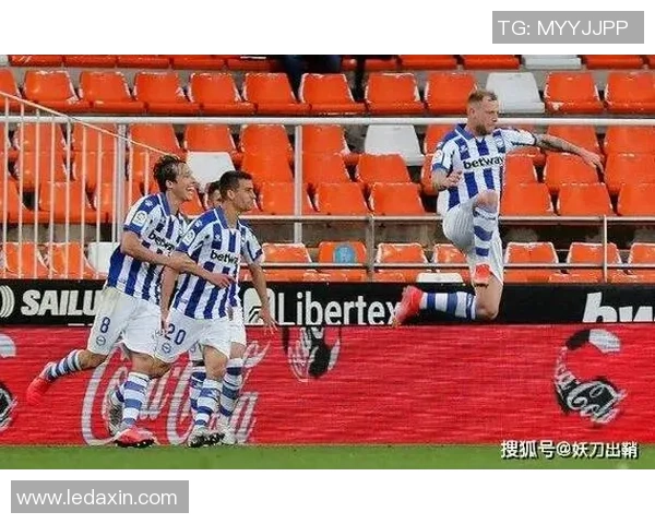 国王杯惊天逆转巴黎圣日耳曼6-2战胜里昂引发争议判罚热议