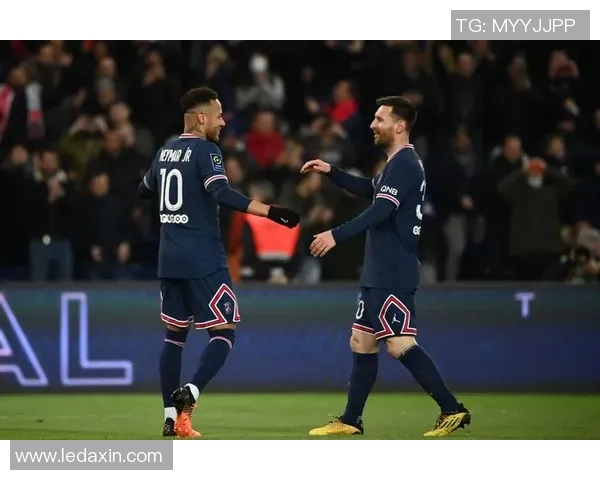 德甲精彩对决国米小胜巴黎圣日耳曼引发全场热烈反响与十大精彩进球回顾 德甲精彩对决国米小胜巴黎圣日耳曼引发全场热烈反响与十大精彩进球回顾