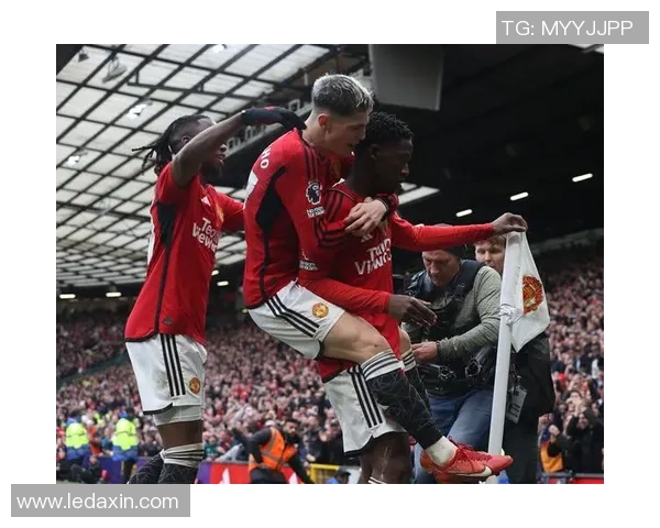 欧冠焦点战利物浦逆转曼联争议判罚引发全场热议