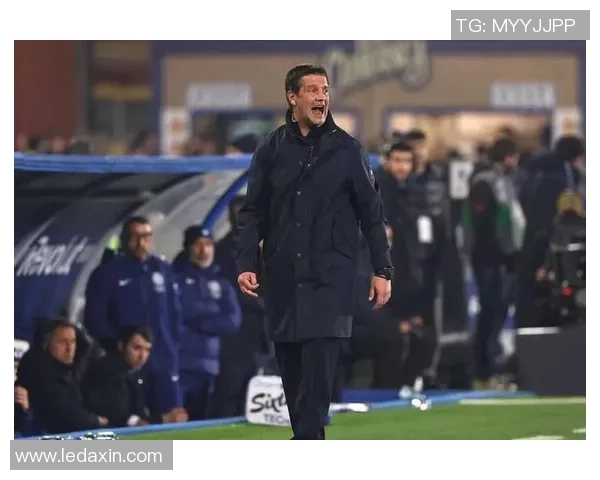 德甲精彩对决国米与里昂战成平局争议判罚引发全场热议 德甲精彩对决国米与里昂战成平局争议判罚引发全场热议