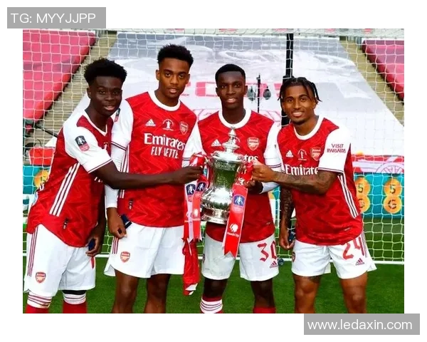 足总杯惊天逆转巴黎圣日耳曼大胜阿森纳引发争议判罚热议 足总杯惊天逆转巴黎圣日耳曼大胜阿森纳引发争议判罚热议